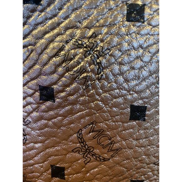 MCM Designer Womens Purse And Hand Bag Set - Picture 5 of 9